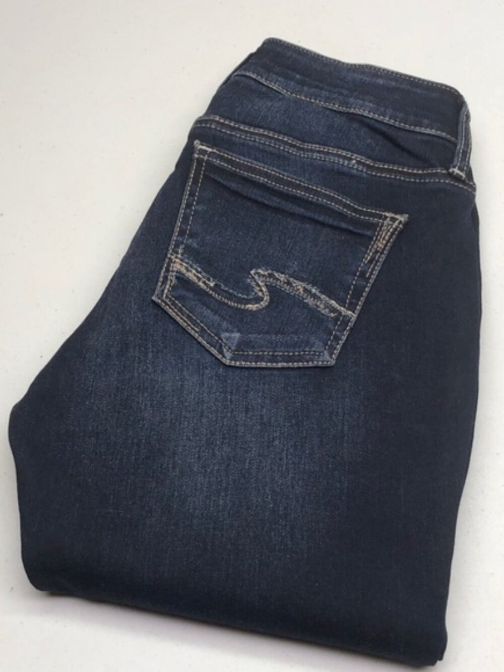 LIKE NEW SILVER SUKI STRAIGHT STYLE JEANS 28x33 ⭐️